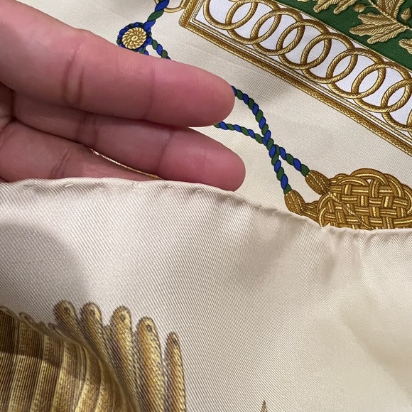 Hermes $550 Poste et Cavalerie Silk Large Scarf 💕HOST PICK💕 - Picture 7 of 8